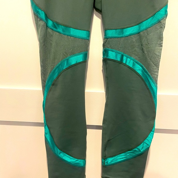 Fabletics dark green leggings with turquoise accents Size L - Picture 2 of 9